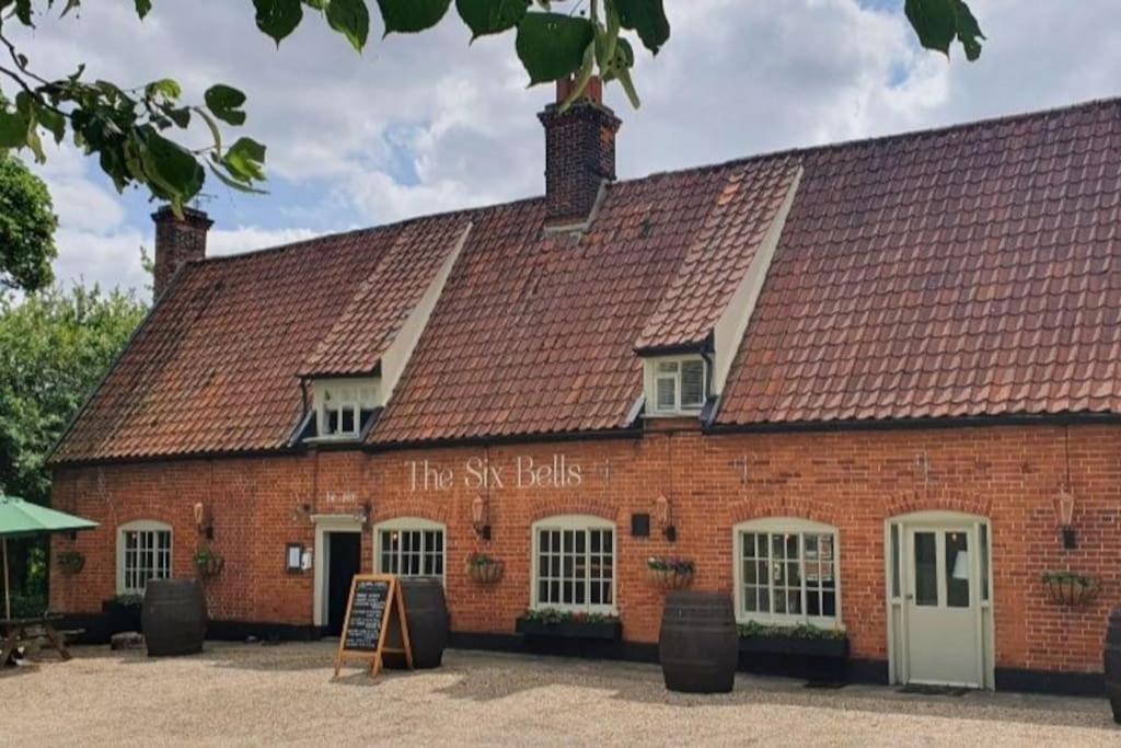 The Six Bells Barn, Preston St Mary, Suffolk. * Preston (Suffolk)